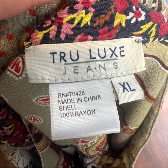 Tru Luxe Floral Patchwork Zipper Snap Front Drawstring Bohemian Jacket - Picture 7 of 9